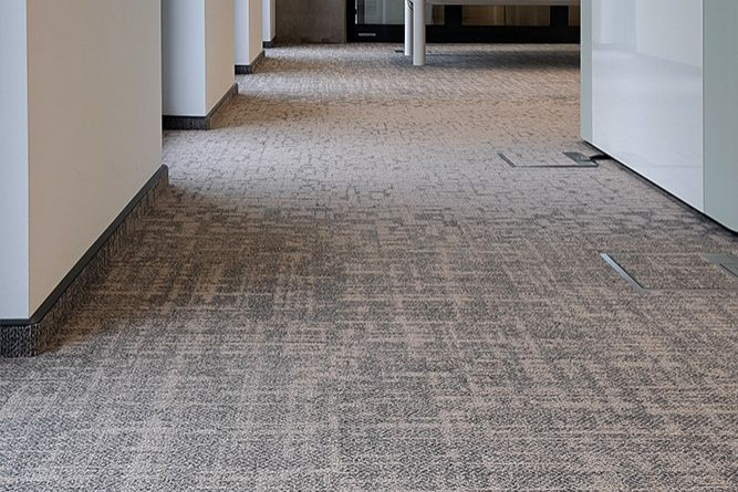 teppichfliesen-im-buero-eikboom-1